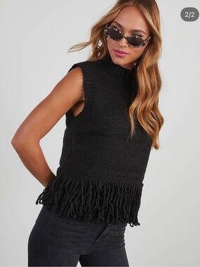 NWT Vici Koko + Mason Amber Fringe Hem Black Sleeveless Sweater Size L